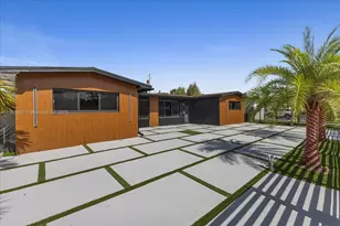 19511 NE 18th Pl, Miami, FL 33179 - Photo 5