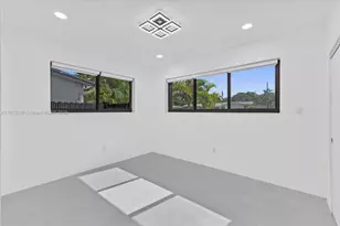 19511 NE 18th Pl, Miami, FL 33179 - Photo 17