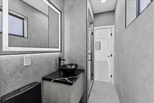 19511 NE 18th Pl, Miami, FL 33179 - Photo 23