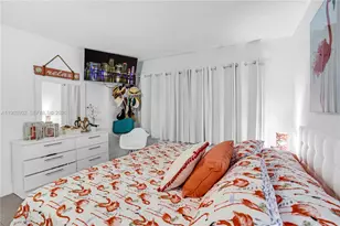 455 Paradise Isle Blvd, Hallandale Beach, FL 33009 - Photo 9