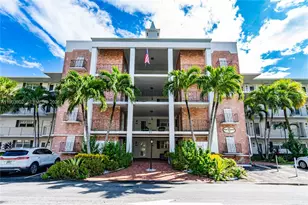 455 Paradise Isle Blvd, Hallandale Beach, FL 33009 - Photo 19