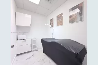 218 Commercial Blvd # 108, Lauderdale by the Sea, FL 33308 - Photo 1