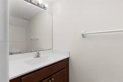 9214 W 33rd Ln, Hialeah, FL 33018 - Photo 33