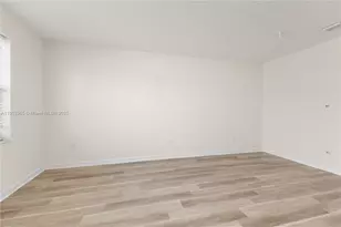 9214 W 33rd Ln, Hialeah, FL 33018 - Photo 9