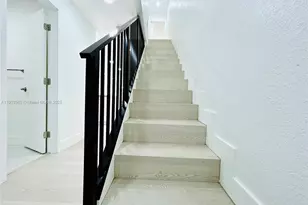 3639 W 11th Ave, Hialeah, FL 33012 - Photo 19