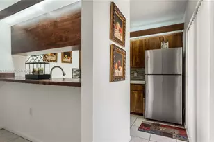 9109C SW 20th St, Davie, FL 33324 - Photo 9