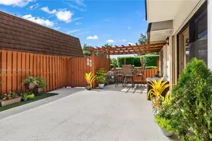 9109C SW 20th St, Davie, FL 33324 - Photo 25