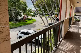 841 NE 207th Ln, Miami, FL 33179 - Photo 35