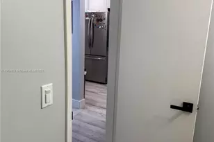 841 NE 207th Ln, Miami, FL 33179 - Photo 17