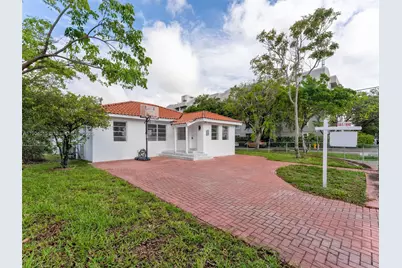 520 NW 32nd Pl, Miami, FL 33125 - Photo 3