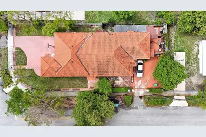 520 NW 32nd Pl, Miami, FL 33125 - Photo 39