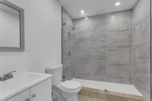 520 NW 32nd Pl, Miami, FL 33125 - Photo 17