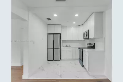 520 NW 32nd Pl, Miami, FL 33125 - Photo 11