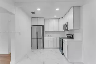 520 NW 32nd Pl, Miami, FL 33125 - Photo 11