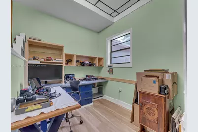 520 NW 32nd Pl, Miami, FL 33125 - Photo 51