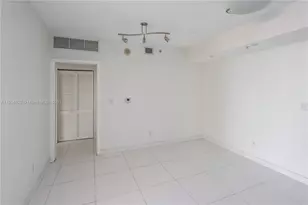 325 S Biscayne Blvd, Miami, FL 33131 - Photo 15