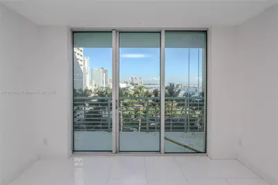 325 S Biscayne Blvd #1722, Miami, FL 33131 - Photo 1