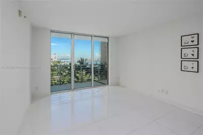 325 S Biscayne Blvd #1722, Miami, FL 33131 - Photo 3