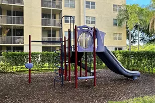 8225 Lake Dr, Doral, FL 33166 - Photo 13