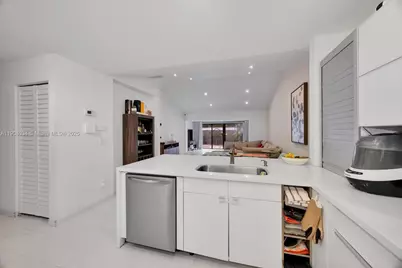 8596 SW 115th Pl, Miami, FL 33173 - Photo 9