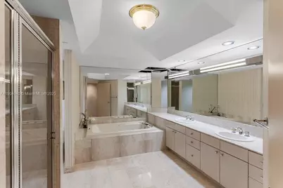 2000 Island Blvd #609, Aventura, FL 33160 - Photo 21