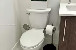 7661 NW 107th Ave, Doral, FL 33178 - Photo 17