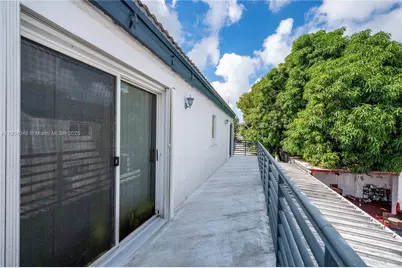 351 NE 211th St, Miami, FL 33179 - Photo 9