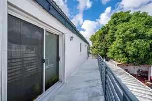 351 NE 211th St, Miami, FL 33179 - Photo 9