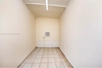 351 NE 211th St, Miami, FL 33179 - Photo 33