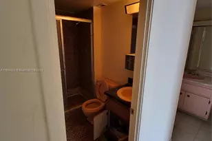 1301 NE Miami Gardens Dr, Miami, FL 33179 - Photo 13