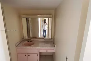 1301 NE Miami Gardens Dr, Miami, FL 33179 - Photo 23