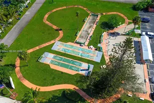 1015 SW 11th Ave, Hallandale Beach, FL 33009 - Photo 33