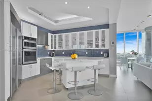 100 S Pointe Dr, Miami Beach, FL 33139 - Photo 11