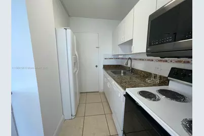 5313 Collins Ave #510, Miami Beach, FL 33140 - Photo 9