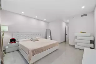 19390 Collins Ave, Sunny Isles Beach, FL 33160 - Photo 13