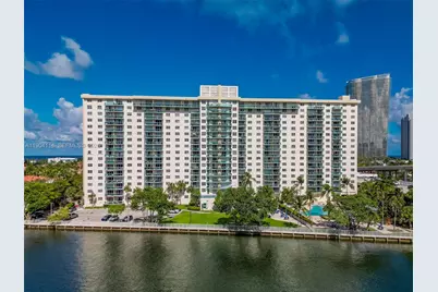 19390 Collins Ave #209, Sunny Isles Beach, FL 33160 - Photo 33