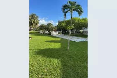 270 SE Layne Blvd #212, Hallandale Beach, FL 33009 - Photo 27