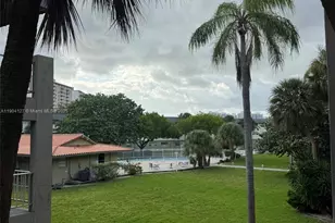 270 SE Layne Blvd, Hallandale Beach, FL 33009 - Photo 9