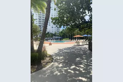 2801 NE 183rd St #1004W, Aventura, FL 33160 - Photo 11