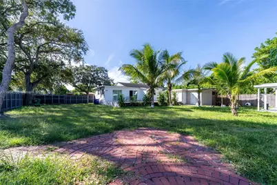 947 NE 149th St, Miami, FL 33161 - Photo 11