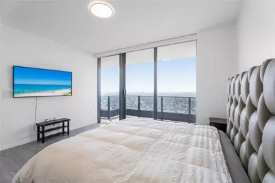 1000 Brickell Plz #4806, Miami, FL 33131 - Photo 11