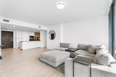 1000 Brickell Plz #4806, Miami, FL 33131 - Photo 7