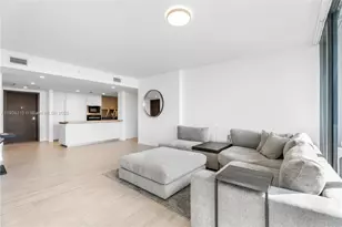 1000 Brickell Plaza, Miami, FL 33131 - Photo 7