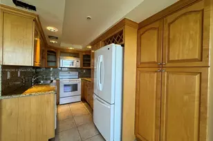 2555 Collins Ave, Miami Beach, FL 33140 - Photo 25