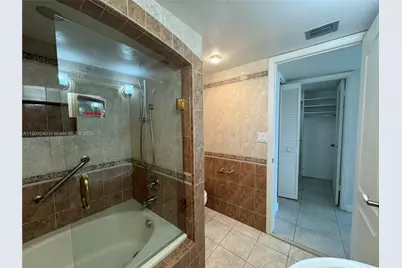 2555 Collins Ave #2002, Miami Beach, FL 33140 - Photo 35