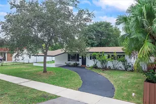 10250 Pan American Dr, Cutler Bay, FL 33189 - Photo 25