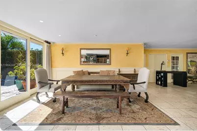 7975 Biscayne Point Cir, Miami Beach, FL 33141 - Photo 17