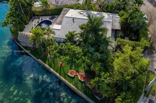 7975 Biscayne Point Cir, Miami Beach, FL 33141 - Photo 47