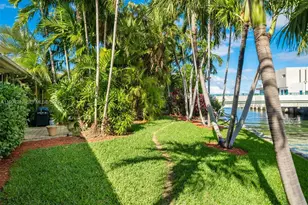 7975 Biscayne Point Cir, Miami Beach, FL 33141 - Photo 39