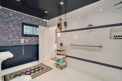 7975 Biscayne Point Cir, Miami Beach, FL 33141 - Photo 25